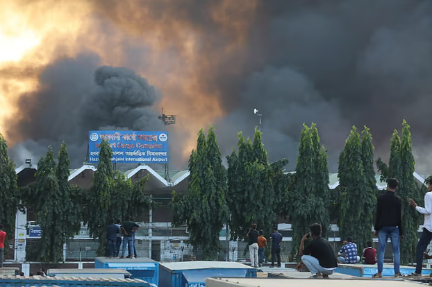  জ্বলছে শাহজালাল বিমানবন্দরের কার্গো ভিলেজ