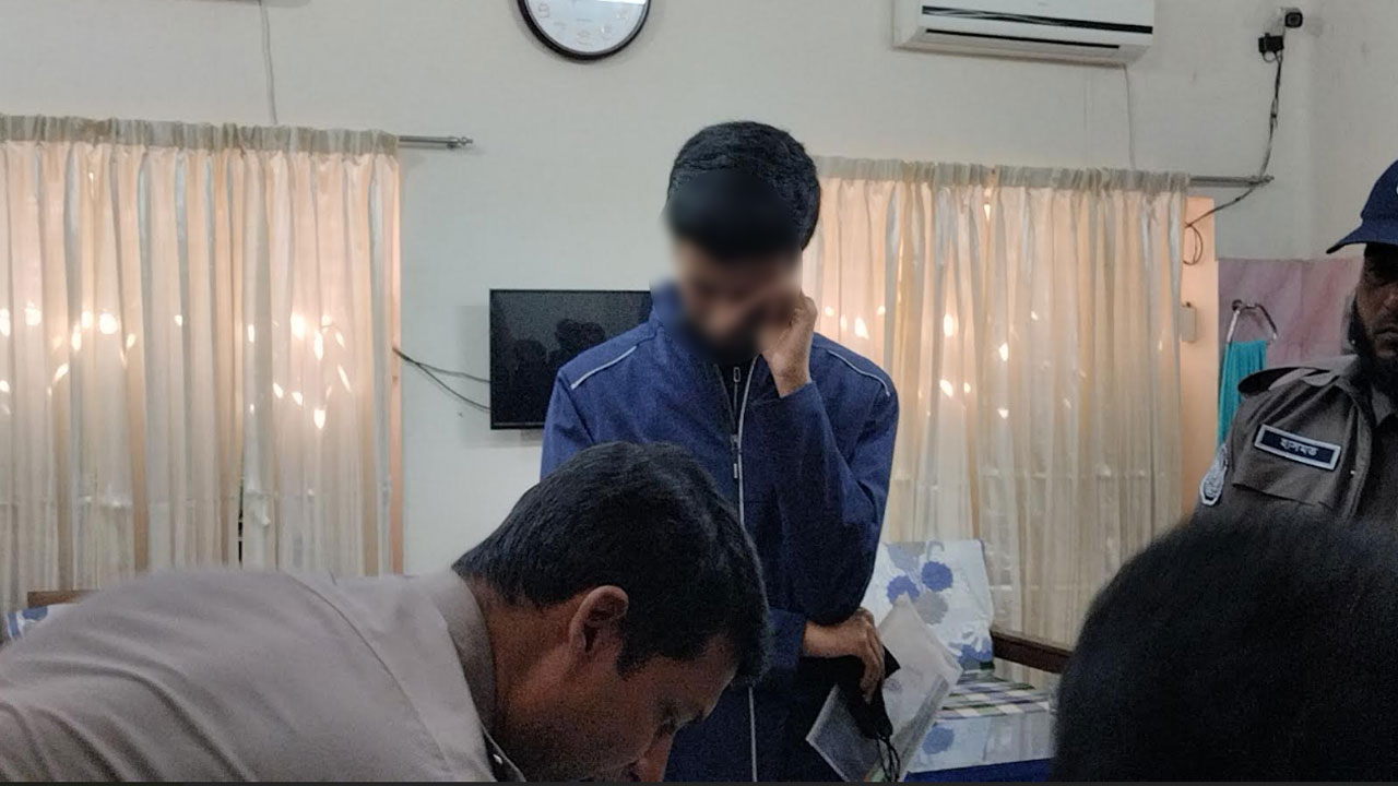 রাবিতে ভর্তি পরীক্ষায় ইলেক্ট্রনিক্স ডিভাইসসহ এক শিক্ষার্থী আটক