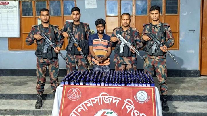শিবগঞ্জ সীমান্তে মাদক হিসেবে ব্যবহৃত সিরাপ ও ট্যাবলেটসহ যুবক আটক