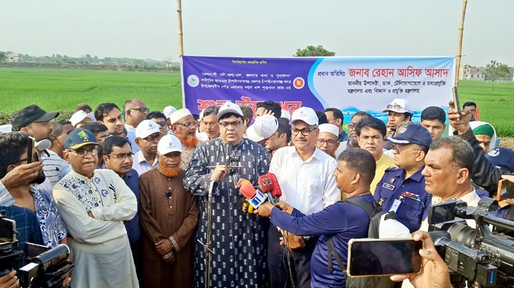 চাঁপাইনবাবগঞ্জে সাড়ে ৫ কোটি টাকা ব্যয়ে পুনঃখনন হচ্ছে ‘নবাব খাল’