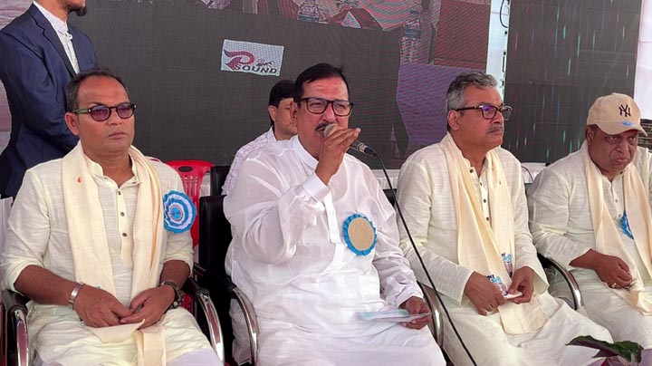 কাউকে প্রভূ না মেনে বাবার মতোই জাতিকে এগিয়ে নিচ্ছেন প্রধানমন্ত্রী: ভূমিমন্ত্রী