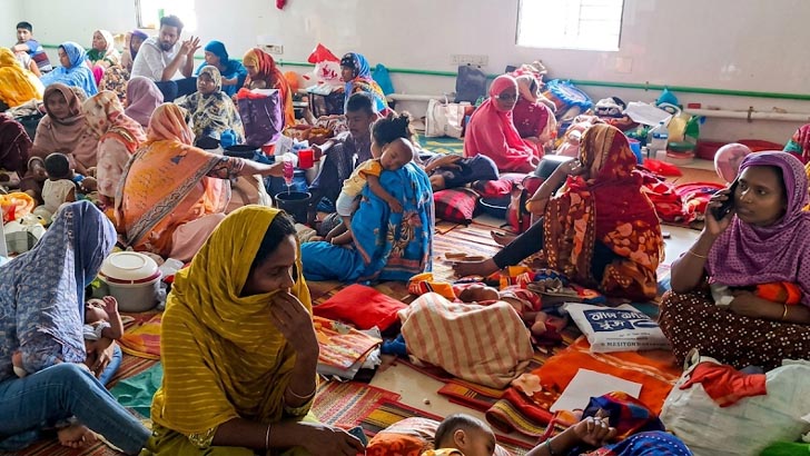 জেলা হাসপাতালে একটি কক্ষেই হামের উপসর্গ নিয়ে চিকিৎসা নিচ্ছে ৬৯ শিশু