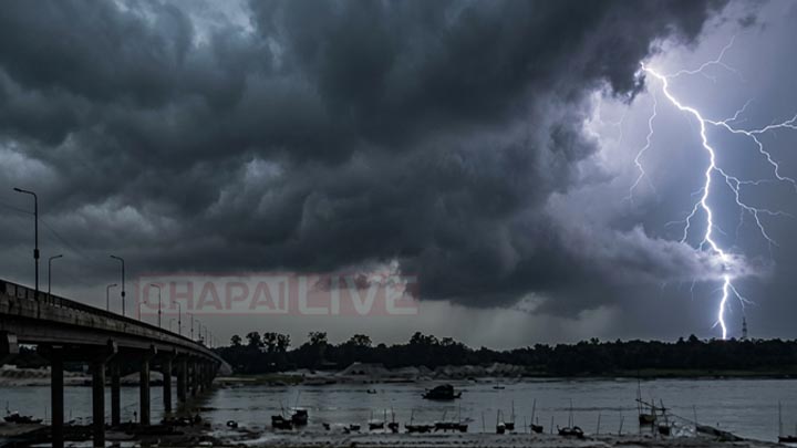 বজ্রপাতে ঝুঁকিপূর্ণ জেলার তালিকায় চাঁপাইনবাবগঞ্জ