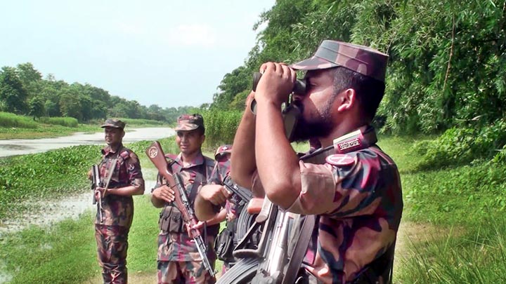 চাঁপাইনবাবগঞ্জ সীমান্তের পদ্মা নদীতে বাংলাদেশির অর্ধগলিত মরদেহ