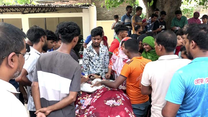 চাঁপাইনবাবগঞ্জে বন্ধুর ছুরিকাঘাতে যুবক নিহত