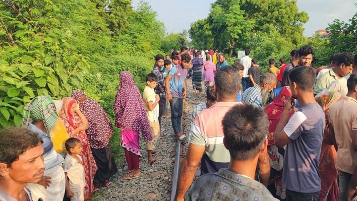 গোমস্তাপুরে ট্রেনে কাটা পড়ে নারীর মৃত্যু
