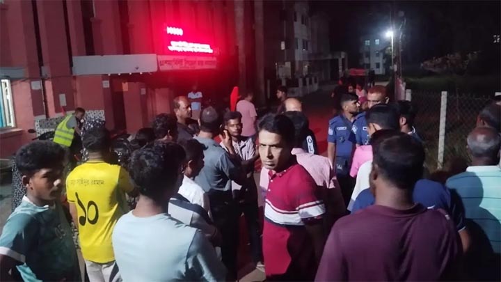 ৪৫ টাকার চায়ের বিল নিয়ে দুই পক্ষের সংঘর্ষ, আহত ১২