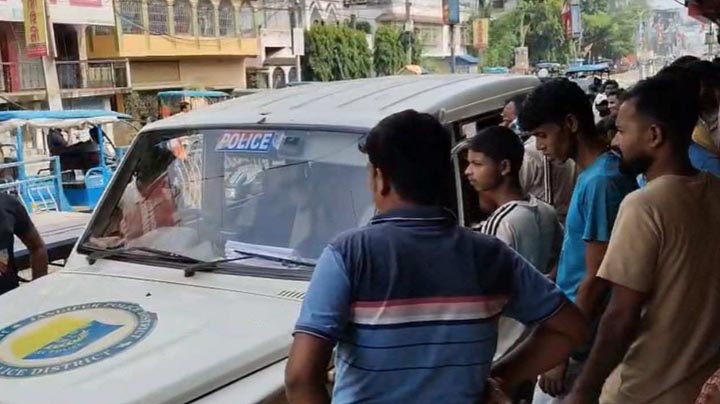 আদালতে নেওয়ার পথে ভারতীয় পুলিশের কাছ থেকে পালাল চাঁপাইনবাবগঞ্জের রুবেল