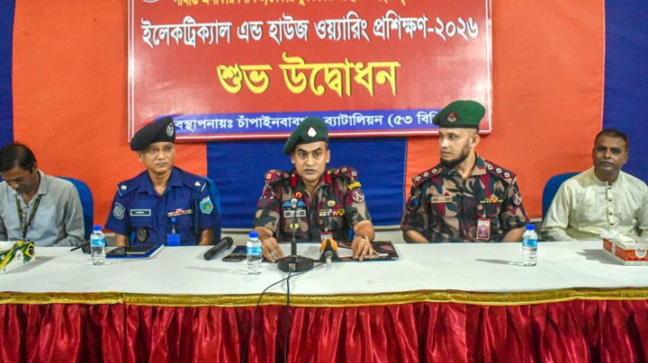 সীমান্ত অপরাধ কমাতে যুবকদের কারিগরি প্রশিক্ষণ দিচ্ছে বিজিবি