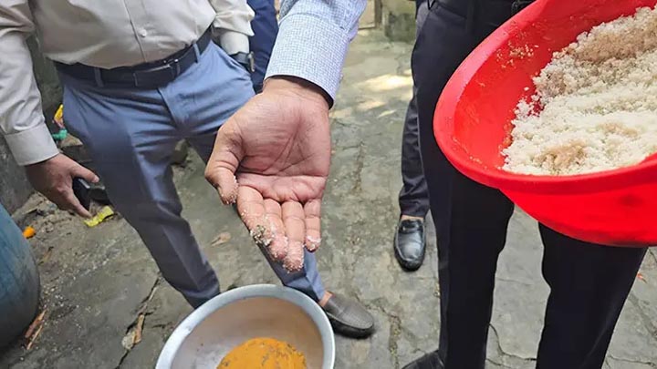 বগুড়ায় খাসি বলে বিক্রি হচ্ছে ভেড়ার মাংসের কাচ্চি