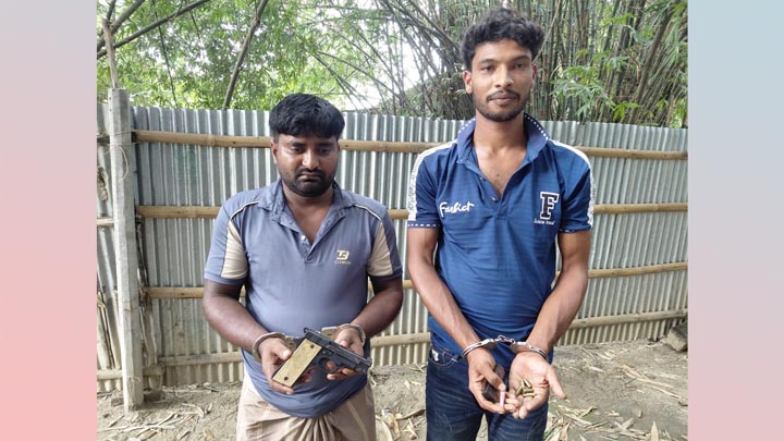 চাঁপাইনবাবগঞ্জে আমেরিকান পিস্তল ও গুলিসহ দুজন আটক