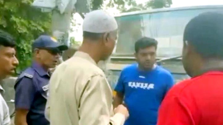শিবগঞ্জে পৌরসভার কর্মচারীর উপর হামলার অভিযোগে গ্রেপ্তার ১
