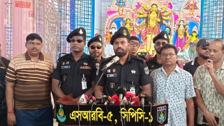 দুর্গাপূজায় উস্কানি-গুজব প্রতিরোধে ‘সোস্যাল মিডিয়ায় ২৪ ঘণ্টা নজরদারী’ এসআরবির