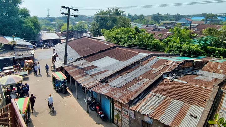 ৪০ বছর ধরে অশান্তি ছড়াচ্ছে রহনপুরের ‘শান্তিপাড়া’