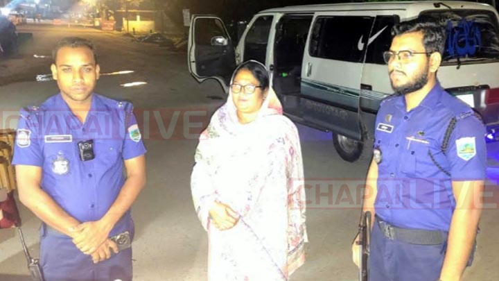 সোনামসজিদ সীমান্ত দিয়ে ভারতে যাবার সময় যুব মহিলা লীগ নেত্রী আটক